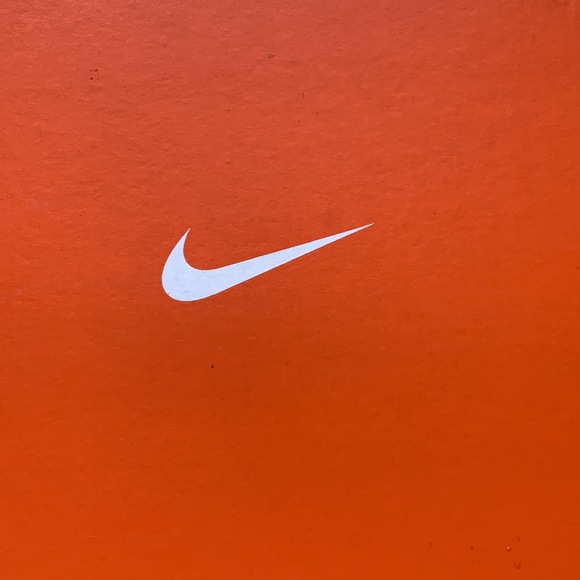 BRAND NEW Nike Air Max Runners Black and White - Picture 6 of 12